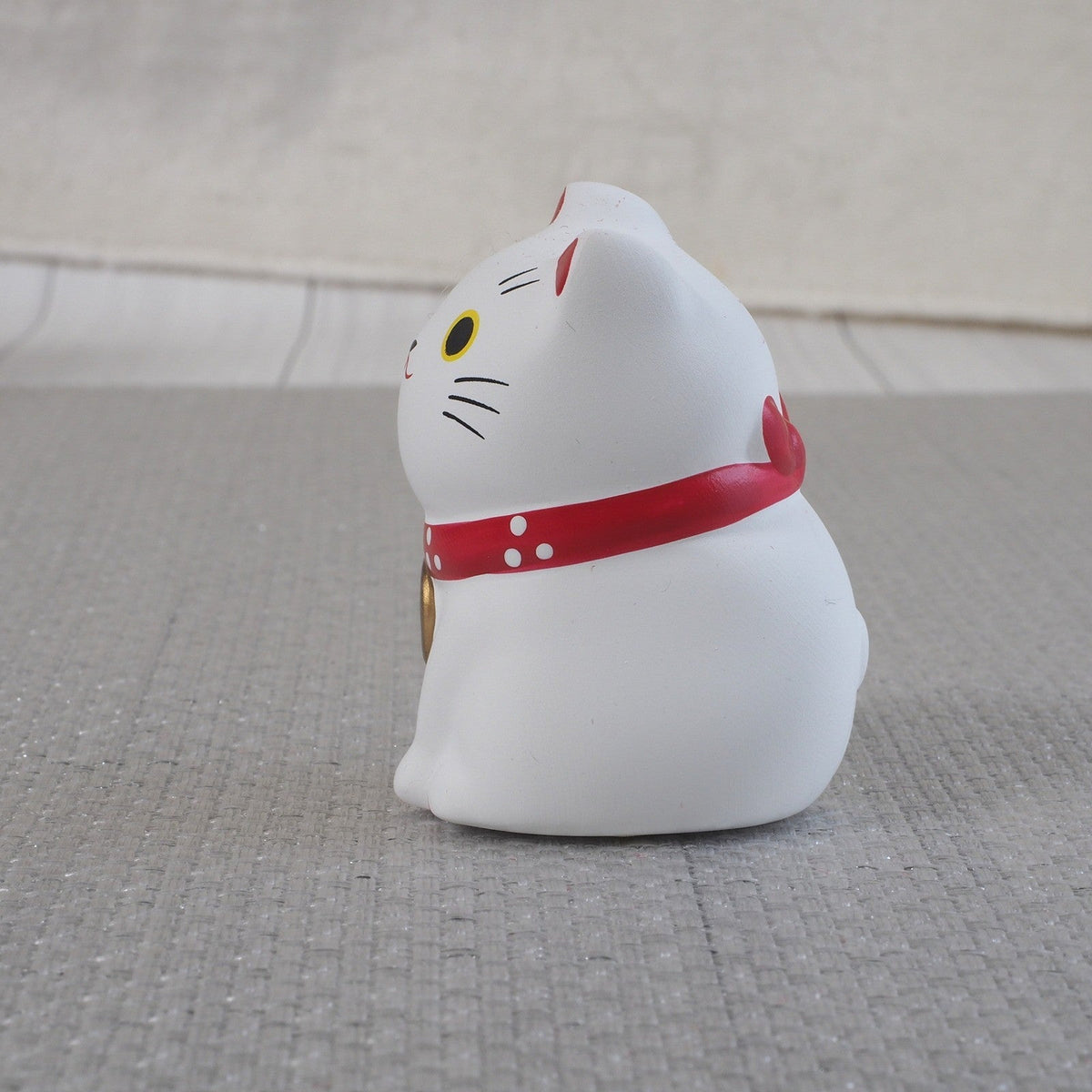 Mini Japanese Lucky Cat Pair – White & Pink Maneki Neko | Yakushigama