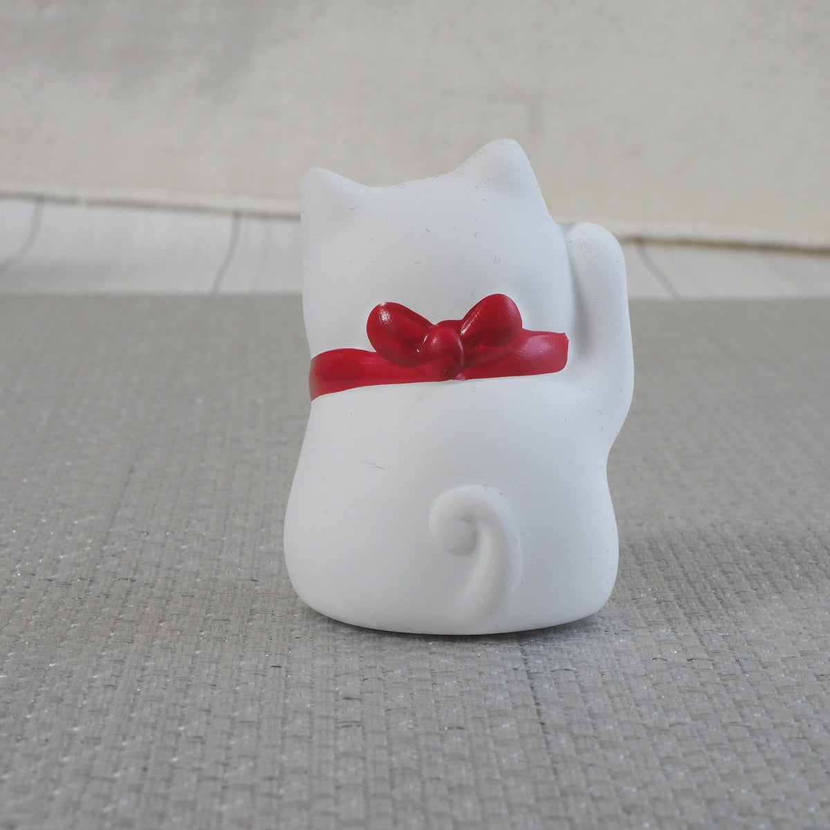 Mini Japanese Lucky Cat Pair – White & Gold Maneki Neko | Yakushigama