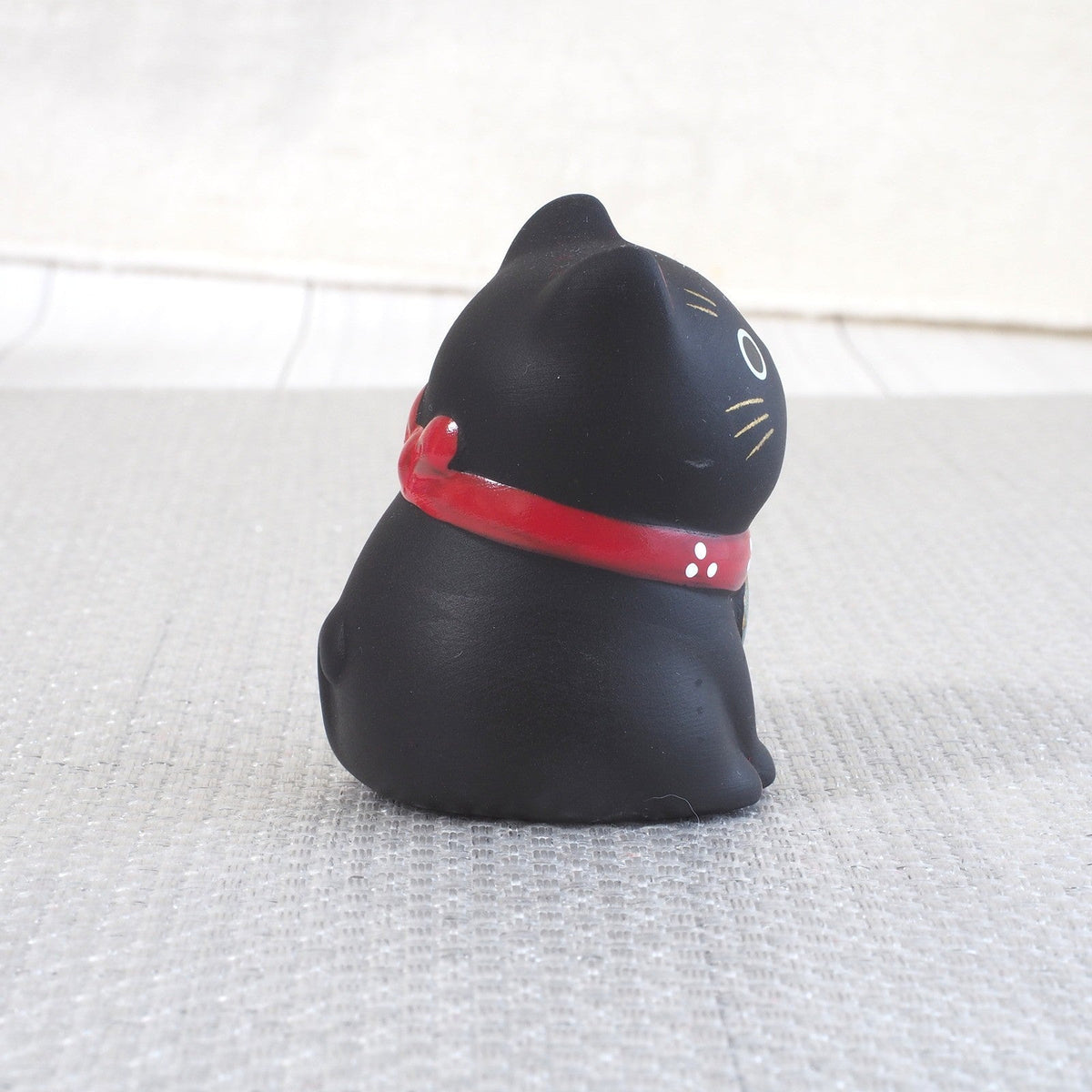 Mini Japanese Lucky Cat Pair – Black & Gold Maneki Neko | Yakushigama
