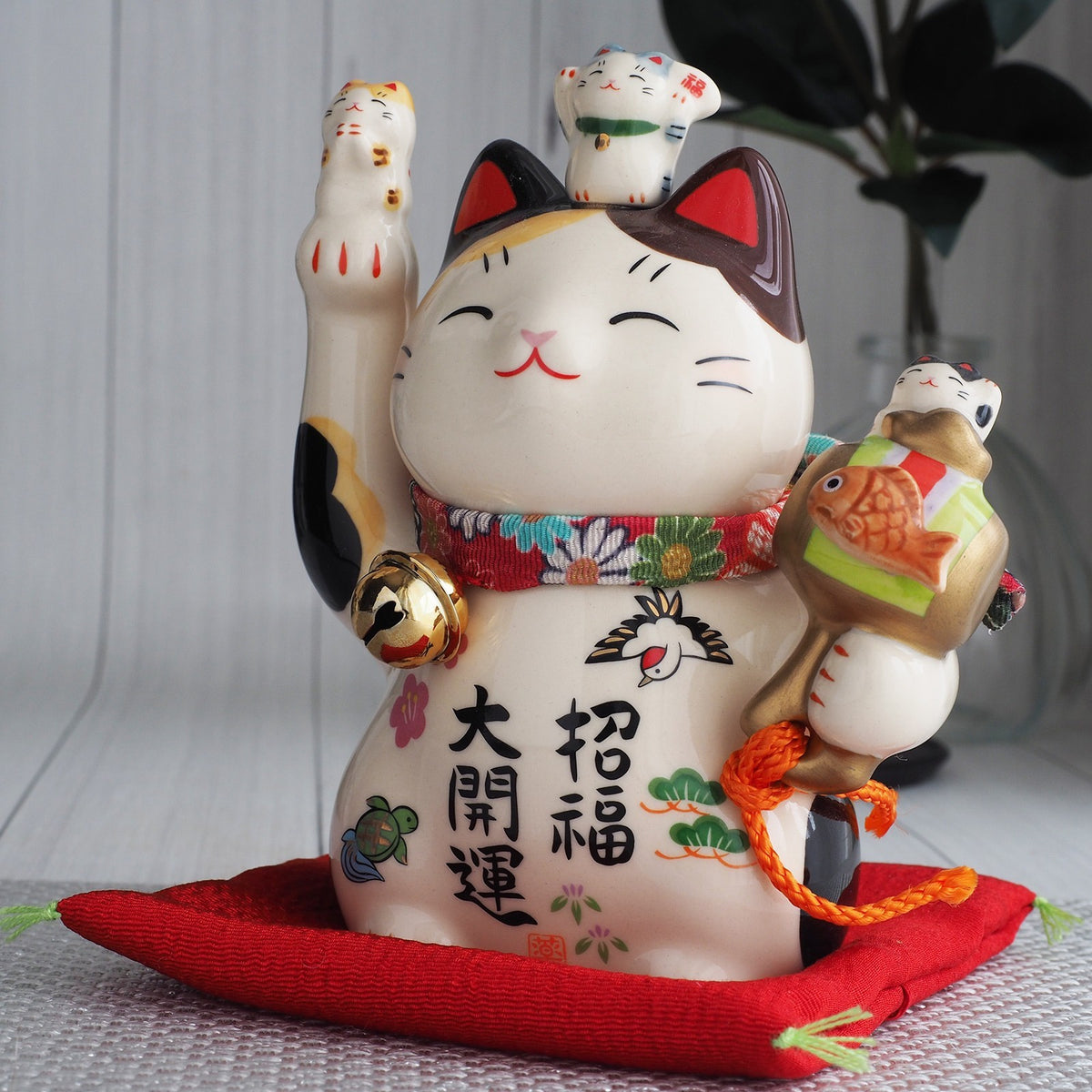 Great Fortune Japanese Lucky Cat Figurine with Lucky Mallet – 5 in Maneki Neko | Yakushigama