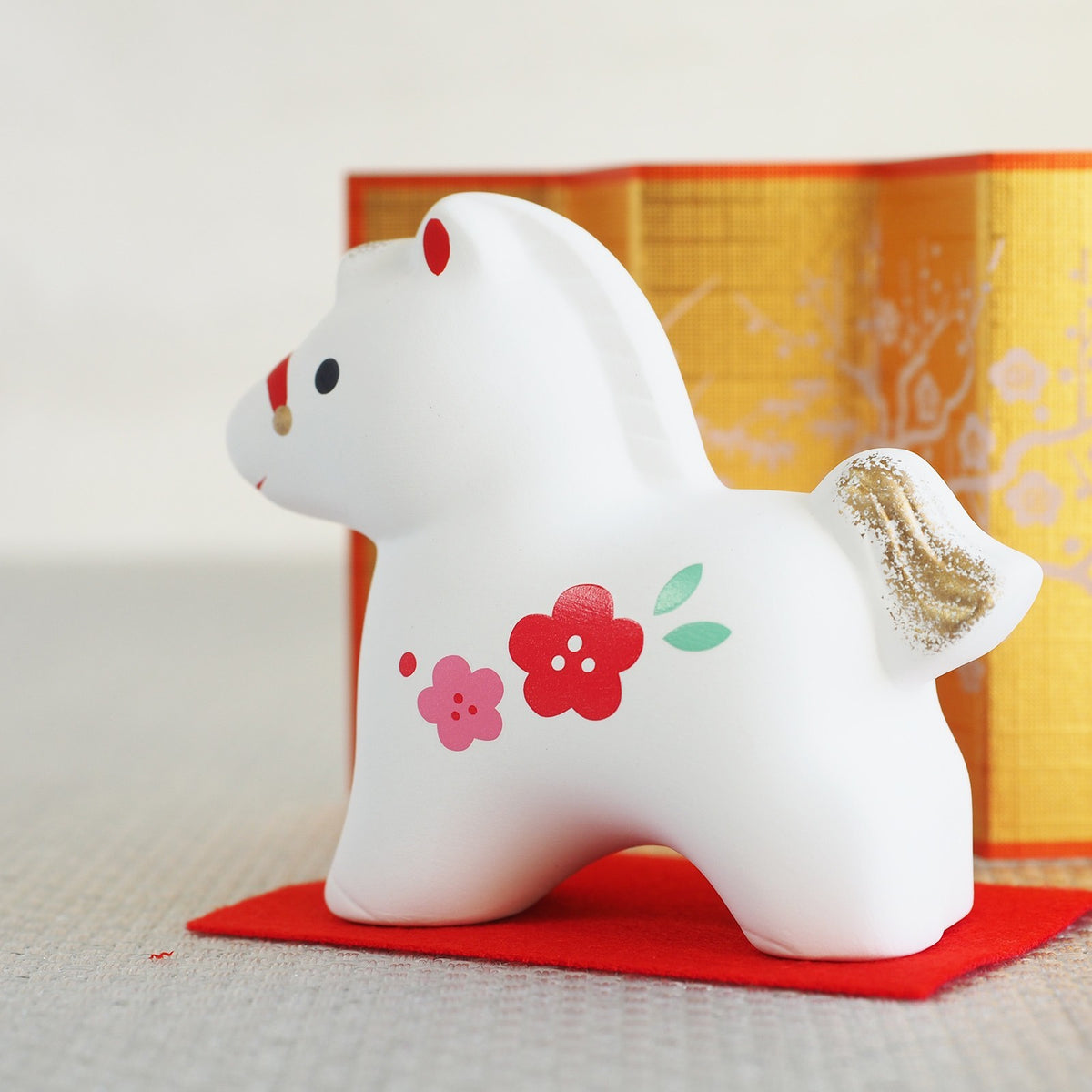 Red Plum Horse Zodiac Figurine with Display Screen | Yakushigama 2026 Zodiac