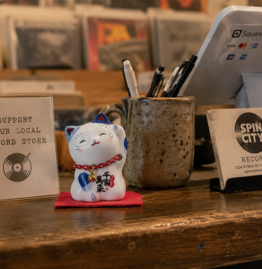 Blue & White Japanese Maneki Neko โ Left Paw Raised to Invite People | Yakushigama