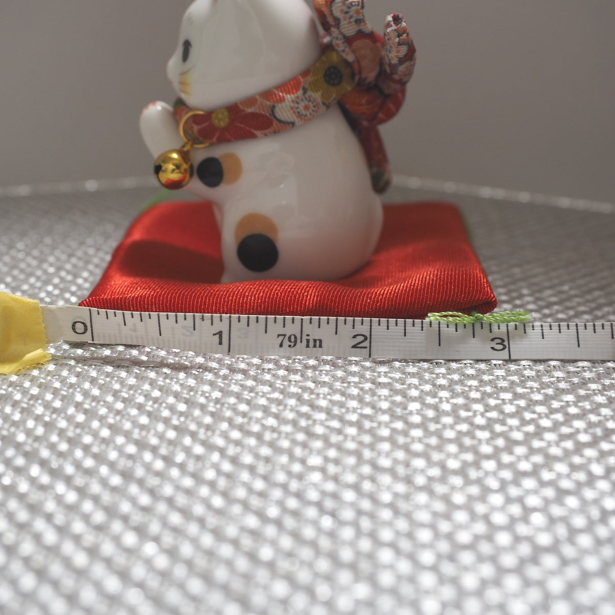 Mini Japanese Prayer Cat Figurine – Lucky Cat for Wishes | Yakushigama