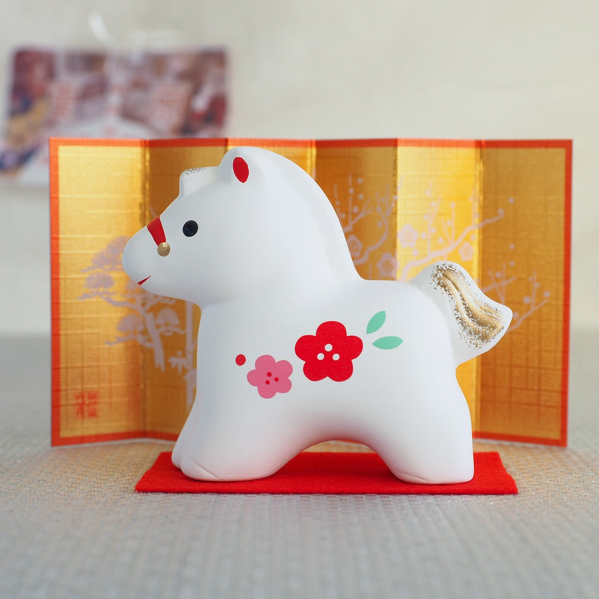 Red Plum Horse Zodiac Figurine with Display Screen | Yakushigama 2026 Zodiac