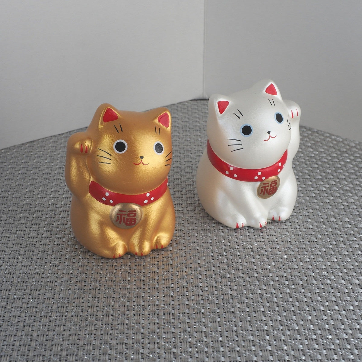 Mini Japanese Lucky Cat Pair – Gold & Silver Maneki Neko | Yakushigama