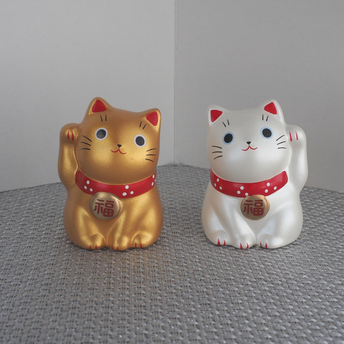 Mini Japanese Lucky Cat Pair – Gold & Silver Maneki Neko | Yakushigama