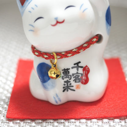 Blue & White Japanese Maneki Neko – Left Paw Raised to Invite People | Yakushigama