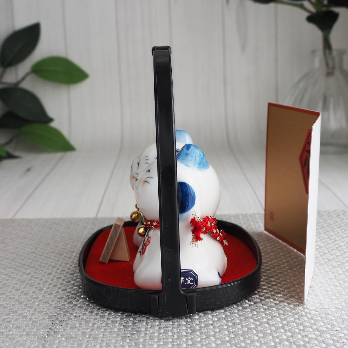 Blue & White Lucky Cat Pair (Maneki Neko) – Inviting Prosperity & Welcoming People | Yakushigama