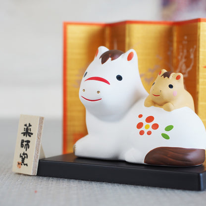 Horse and Foal Zodiac Figurine with Display Screen | Yakushigama 2026 Zodiac