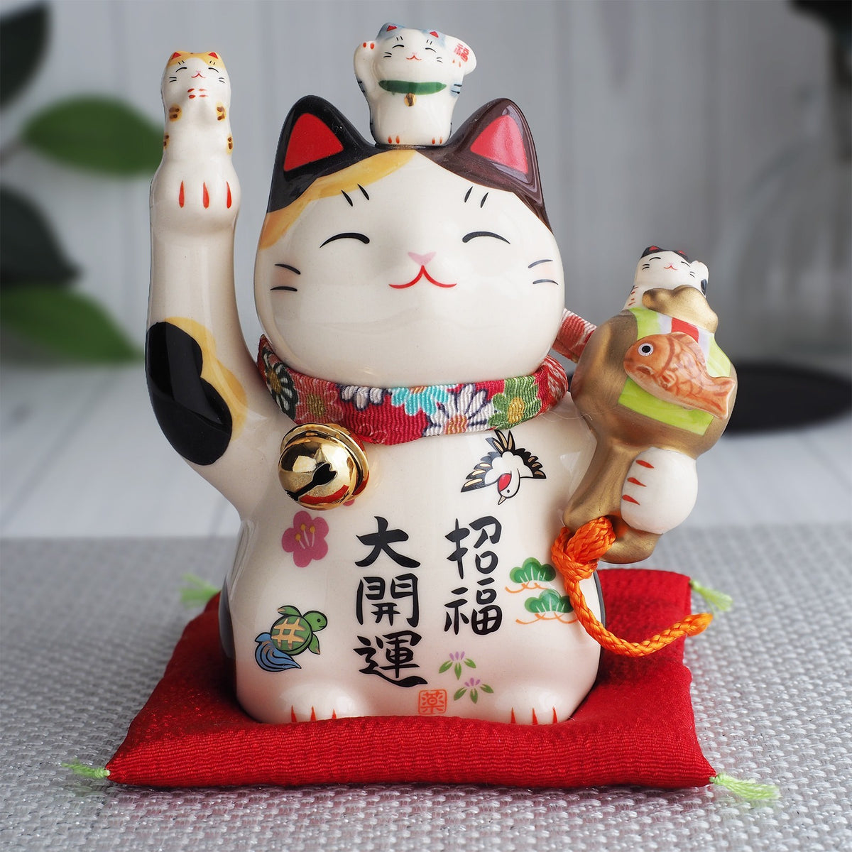 Great Fortune Japanese Lucky Cat Figurine with Lucky Mallet – 5 in Maneki Neko | Yakushigama