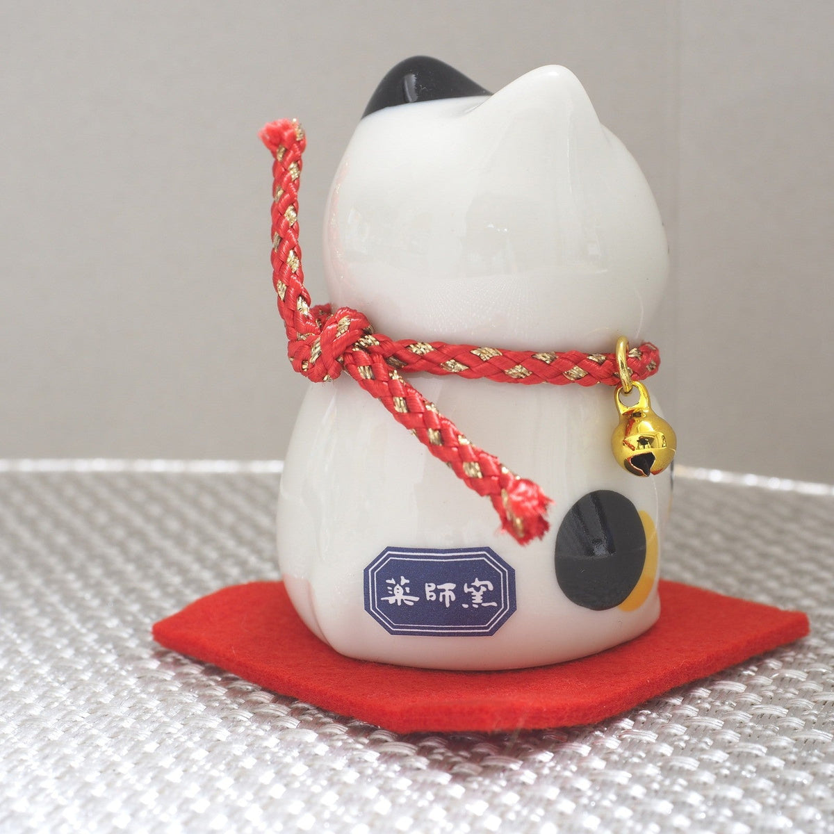 Japanese Lucky Cat Pair – Brown Calico & Calico Maneki Neko | Yakushigama