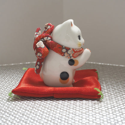 Mini Japanese Prayer Cat Figurine – Lucky Cat for Wishes | Yakushigama