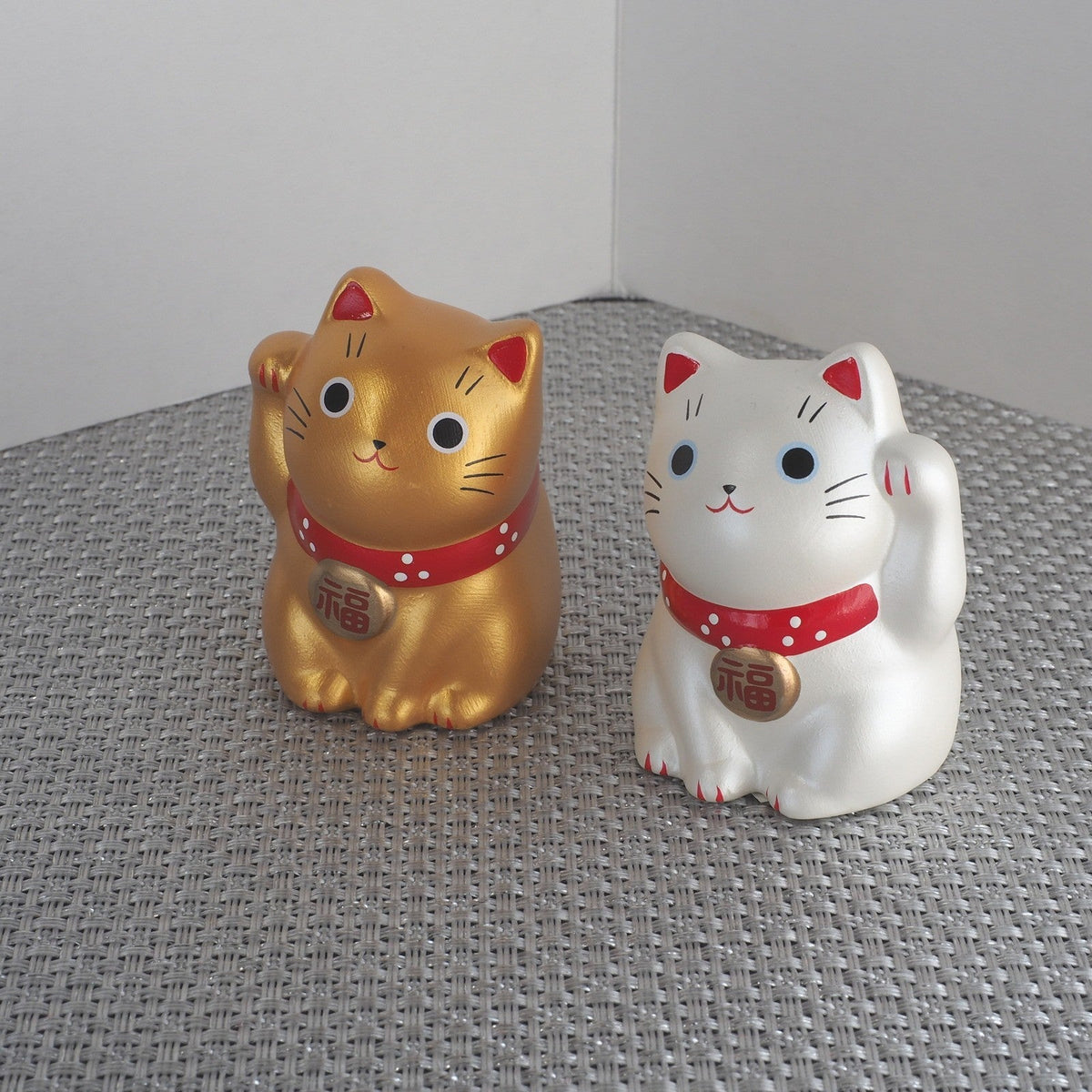Mini Japanese Lucky Cat Pair – Gold & Silver Maneki Neko | Yakushigama