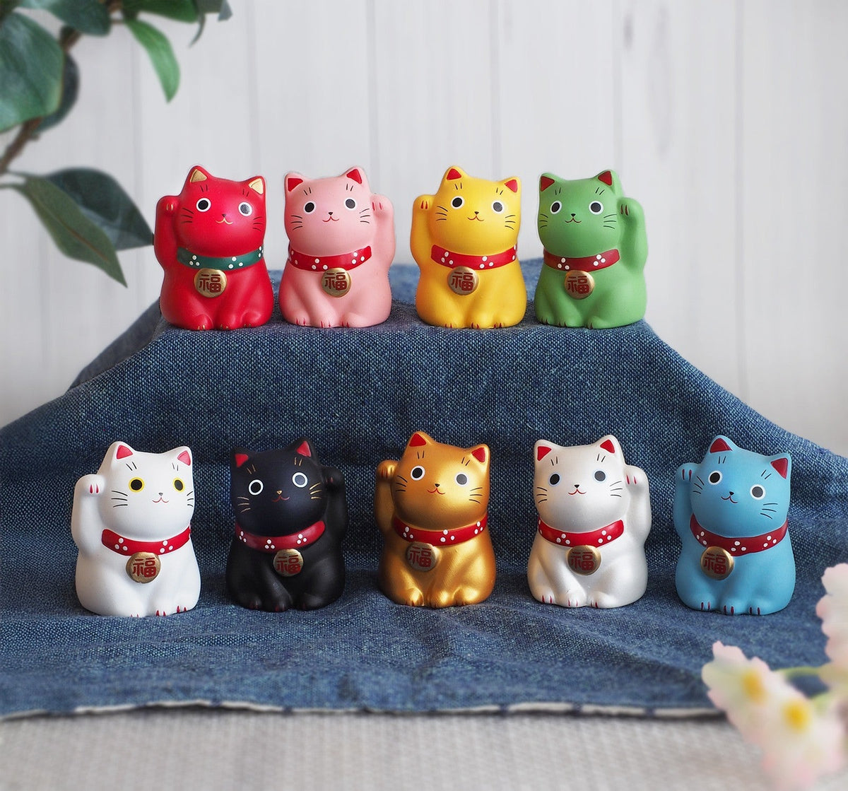 Yakushigama Mini Japanese Lucky Cat Figurine (Maneki Neko) – Hand-Painted, 9 Colors