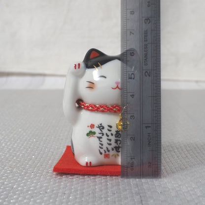 Japanese Lucky Cat Figurine – Tuxedo Maneki Neko | Yakushigama