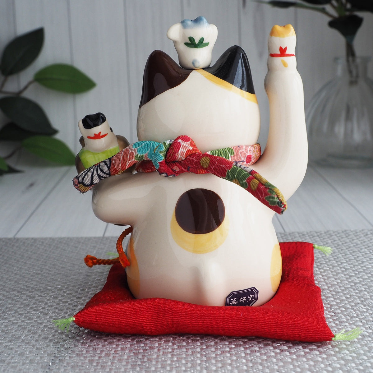 Great Fortune Japanese Lucky Cat Figurine with Lucky Mallet – 5 in Maneki Neko | Yakushigama