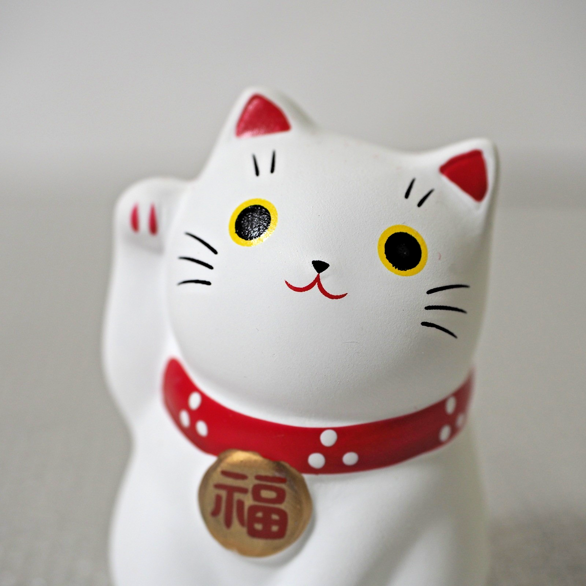 Yakushigama Mini Japanese Lucky Cat Figurine (Maneki Neko) – Hand-Painted, 9 Colors