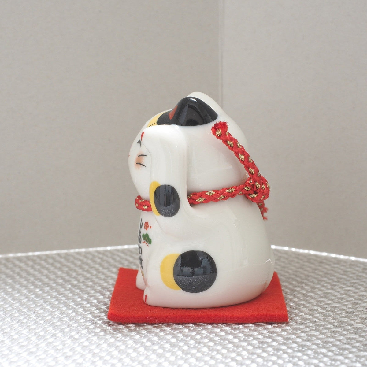 Japanese Lucky Cat Pair – Brown Calico & Calico Maneki Neko | Yakushigama