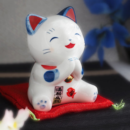 Blue & White Lucky Cat Figurine – Smiling Maneki Neko in a Wishing Pose | Yakushigama