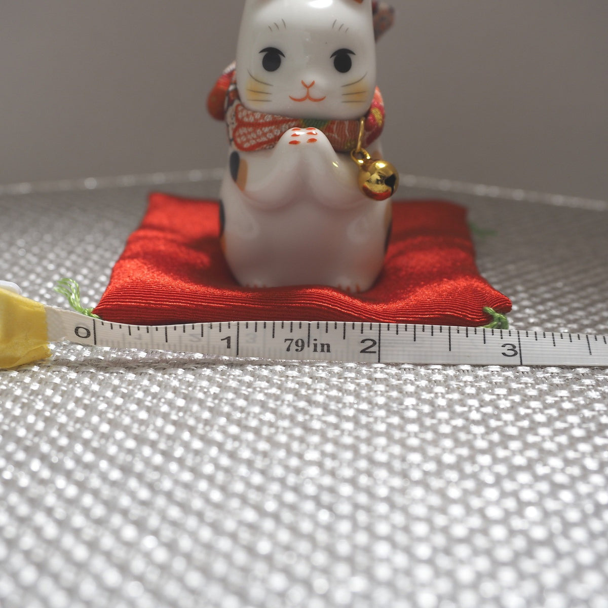 Mini Japanese Prayer Cat Figurine – Lucky Cat for Wishes | Yakushigama