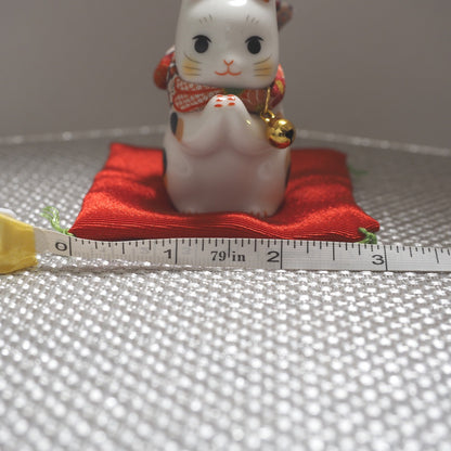 Mini Japanese Prayer Cat Figurine – Lucky Cat for Wishes | Yakushigama